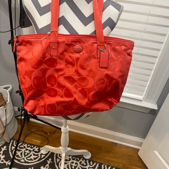 Coach bag orange, medium size great condition - Picture 5 of 15